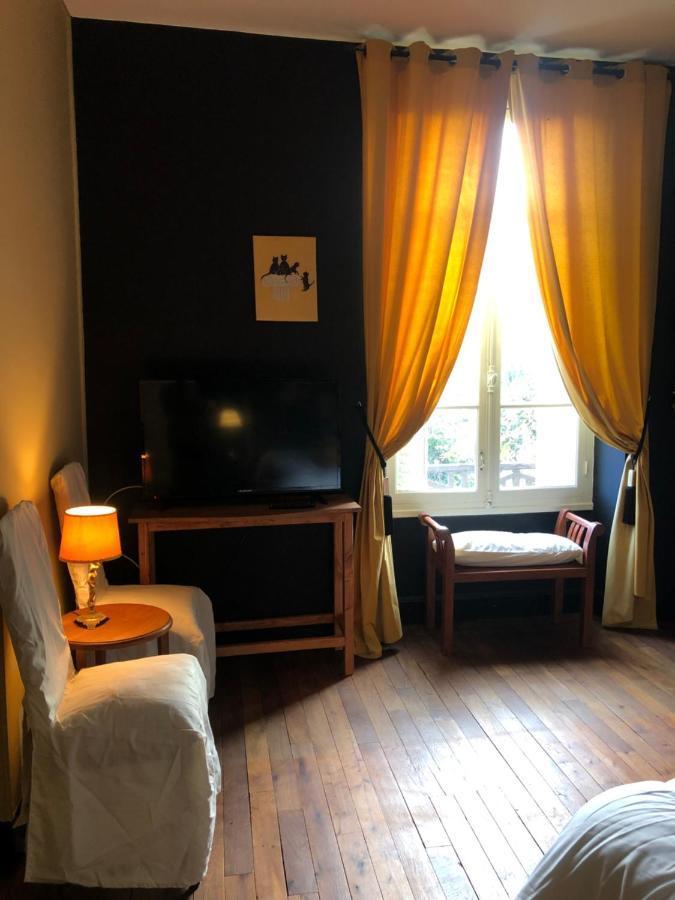 Maison De La Comtesse Bed & Breakfast Cosne-d'Allier